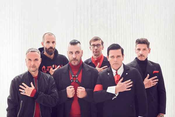 RAMMSTEIN подали в суд