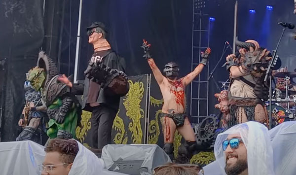 "Трамп" и "Илон Маск" на концерте GWAR