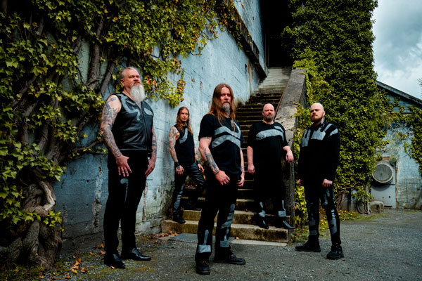 Сингл ENSLAVED с Kevin Kicking Woman